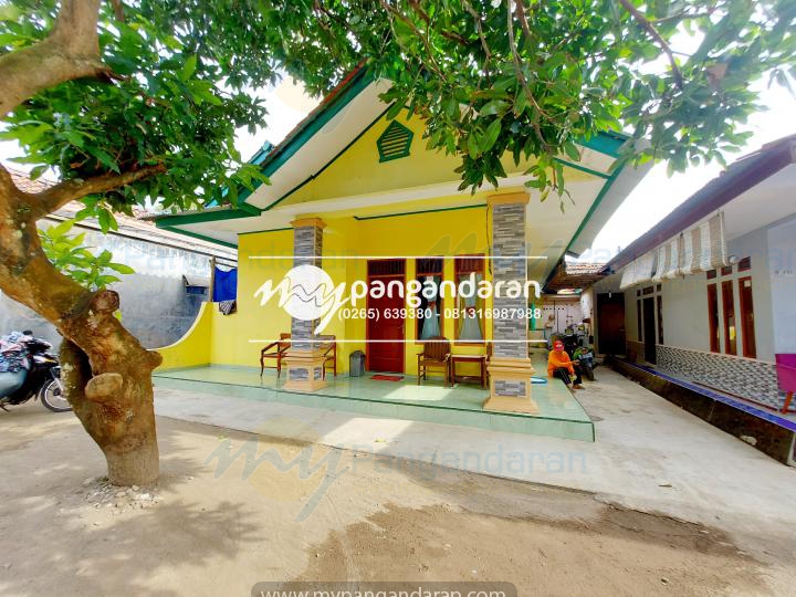   tampilan depan rumah sewa bu yeni pangandaran